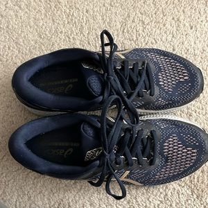 Women’s asics size 9 1/2